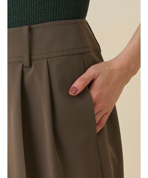 SNIDEL（スナイデル）の「シンプルタックパンツ（その他パンツ・レディース・ブラウン/グレー/ライトベージュ・0/1）」の11枚目の写真