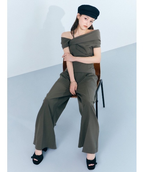 SNIDEL(スナイデル)の「シンプルタックパンツ(その他パンツ・レディース・ブラウン/グレー/ライトベージュ・0/1)」の19枚目の写真