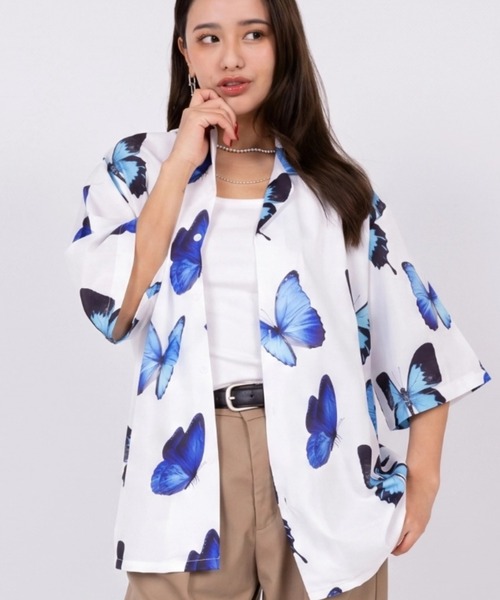 WYZ wear(ダブリューワイジィーウェア)の「オーバーサイズ総柄開襟アロハシャツ/花柄/蝶々柄/フラワーバタフライ/ユニセックス(シャツ/ブラウス・メンズ・ブラック/アイボリー/ブラック系その他/ホワイト・M/L/XL)」の1枚目の写真