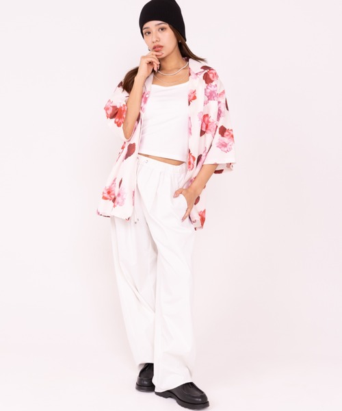 WYZ wear(ダブリューワイジィーウェア)の「オーバーサイズ総柄開襟アロハシャツ/花柄/蝶々柄/フラワーバタフライ/ユニセックス(シャツ/ブラウス・メンズ・ブラック/アイボリー/ブラック系その他/ホワイト・M/L/XL)」の9枚目の写真