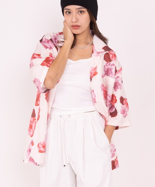 WYZ wear(ダブリューワイジィーウェア)の「オーバーサイズ総柄開襟アロハシャツ/花柄/蝶々柄/フラワーバタフライ/ユニセックス(シャツ/ブラウス・メンズ・ブラック/アイボリー/ブラック系その他/ホワイト・M/L/XL)」の18枚目の写真