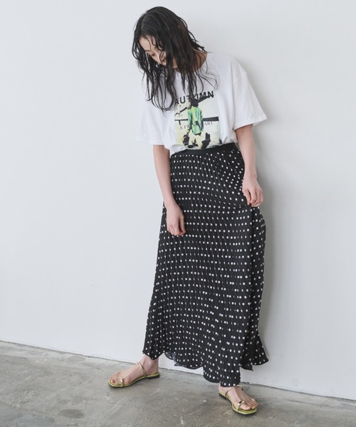 Anclear oui(アンクリアウィ)の「アソートプリントデザインT(Tシャツ/カットソー・レディース・ホワイト系その他/ホワイト系その他3/ホワイト系その他2・F)」の10枚目の写真