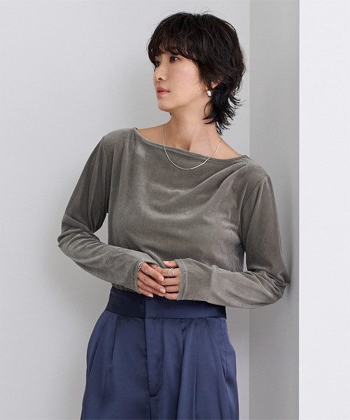 UR'S(ユアーズ)の「ベロアドレープトップス(Tシャツ/カットソー・レディース・オフホワイト/ブラウン/チャコール/ブラック/モカ・S/L/M)」の1枚目の写真