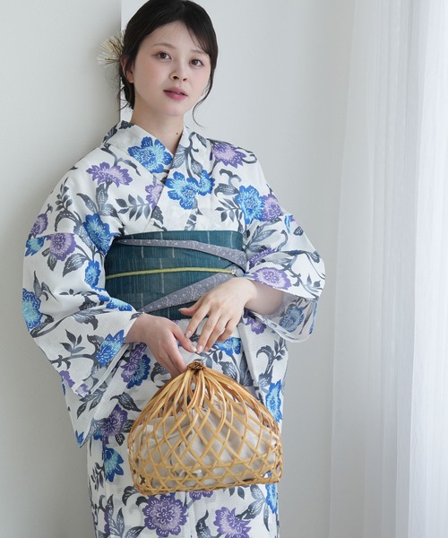 浴衣3点セット 綿絽 白地に青と紫の更紗紅型寄せ（浴衣）｜utatane