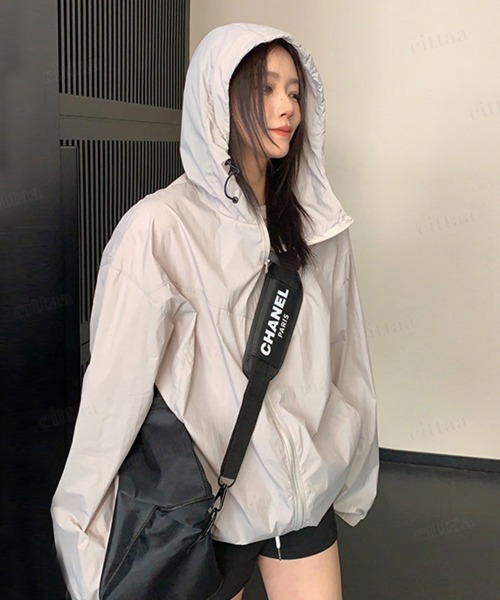 Dalfwin(ダールフィン)の「韓国ファッション 薄手ドローストリングウインドブレーカー(マウンテンパーカー・レディース・ホワイト/グレー・FREE)」の6枚目の写真
