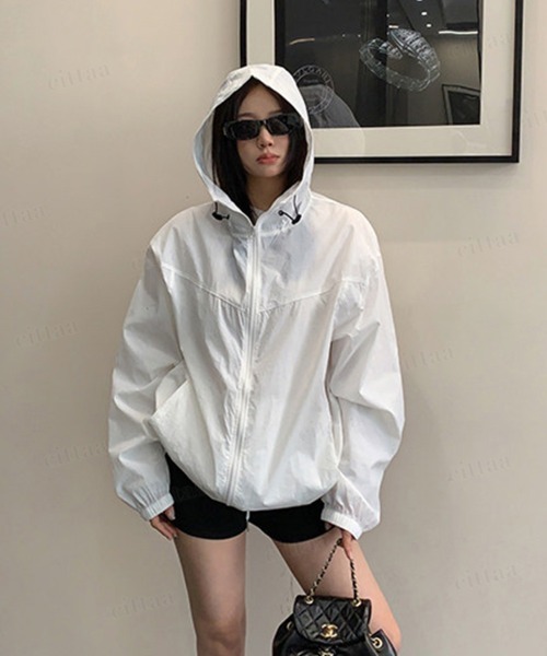 Dalfwin(ダールフィン)の「韓国ファッション 薄手ドローストリングウインドブレーカー(マウンテンパーカー・レディース・ホワイト/グレー・FREE)」の14枚目の写真