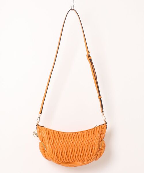 MICHAEL KORS(マイケルコース)の「MERRITT コンバーチブル ポケット クロスボディ スモール(ショルダーバッグ・レディース・オレンジ系・FREE)」の2枚目の写真
