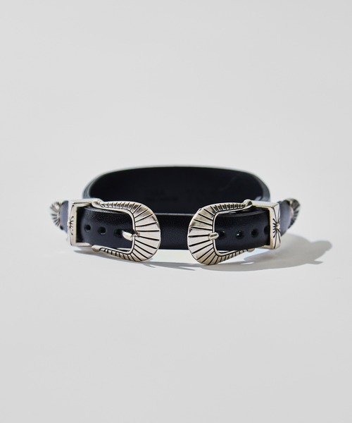 STUDIOUS(ステュディオス)の「【TOGA PULLA/トーガプルラ】Narrow double buckle bangle/ナローダブルバックルバングル(バングル/リストバンド・レディース・ブラック・FREE)」の1枚目の写真