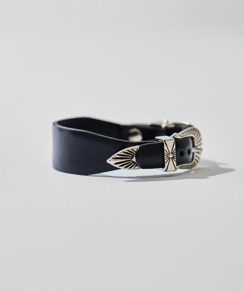 STUDIOUS(ステュディオス)の「【TOGA PULLA/トーガプルラ】Narrow double buckle bangle/ナローダブルバックルバングル(バングル/リストバンド・レディース・ブラック・FREE)」の5枚目の写真
