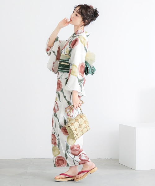 kimonomachi(キモノマチ)の「クロシェ編み かごバッグ ショルダーバッグ 花モチーフ 浴衣 夏祭り 花火大会 フラップ レディース 生成り色・墨黒色(ショルダーバッグ・レディース・キナリ/スミクロ・ONE SIZE)」の10枚目の写真