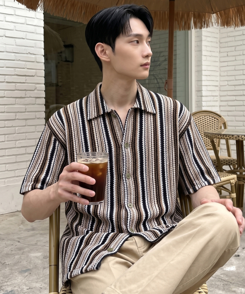 UNDEROFF(アンダーオフ)の「マルチストライプクロシェ半袖ニットシャツ(ニット/セーター・メンズ・ブラック・LARGE/MEDIUM/X-LARGE)」の6枚目の写真