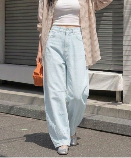 SUGAR BISKET(シュガービスケット)の「コットンカーブワイドデニムパンツ(デニムパンツ・レディース・ピンク/ワンウォッシュ/ブルー/ベージュ/イエロー・L/M)」の2枚目の写真