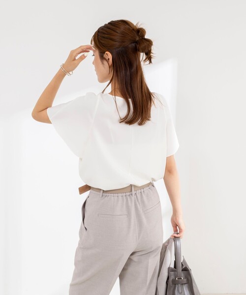 NOLLEY’S(ノーリーズ)の「《接触冷感》ウォッシャブルシアー切替ツイルブラウス(シャツ/ブラウス・レディース・オフホワイト/ライトグレー/ブラック・36/38)」の4枚目の写真