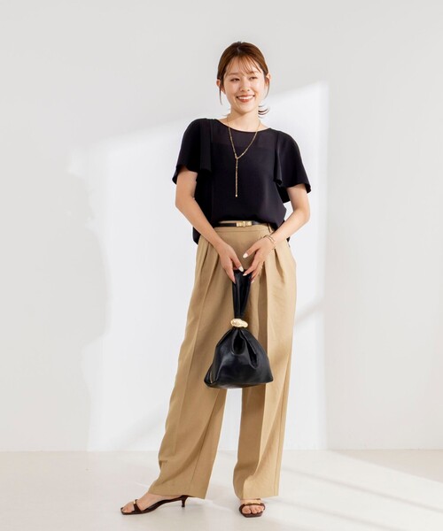 NOLLEY’S(ノーリーズ)の「《接触冷感》ウォッシャブルシアー切替ツイルブラウス(シャツ/ブラウス・レディース・オフホワイト/ライトグレー/ブラック・36/38)」の8枚目の写真