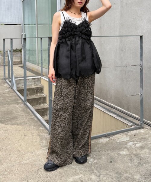 w closet(ダブルクローゼット)の「レオパードラインパンツ(その他パンツ・レディース・カーキ/ブラウン・MEDIUM/SMALL)」の6枚目の写真