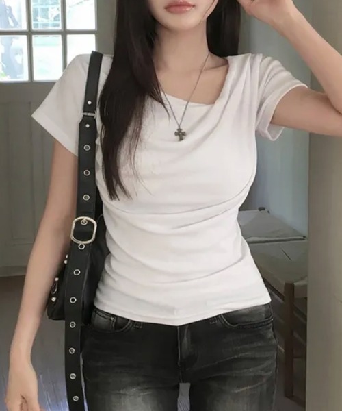 Emilie(エミリー)の「ドレープネック リブ 半袖トップス(Tシャツ/カットソー・レディース・アイボリー/ブラック/グレー/チャコールグレー・FREE)」の6枚目の写真