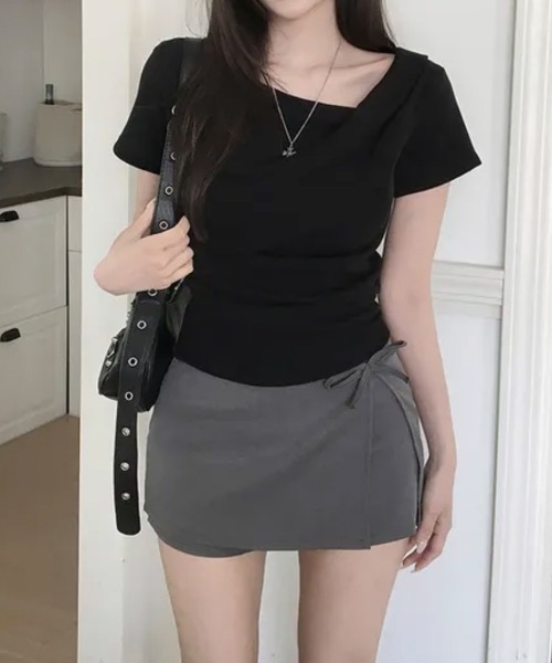 Emilie(エミリー)の「ドレープネック リブ 半袖トップス(Tシャツ/カットソー・レディース・アイボリー/ブラック/グレー/チャコールグレー・FREE)」の22枚目の写真