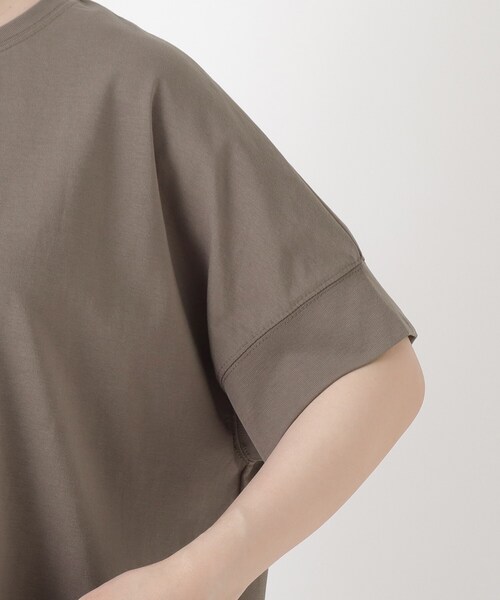 one'sterrace(ワンズテラス)の「【ひんやり】接触冷感 半袖プルオーバー(Tシャツ/カットソー・レディース・ブラウン系8/アイボリー系8/サックスブルー系8/ブラック系8/ブルー系その他7/グリーン系その他6・02)」の11枚目の写真