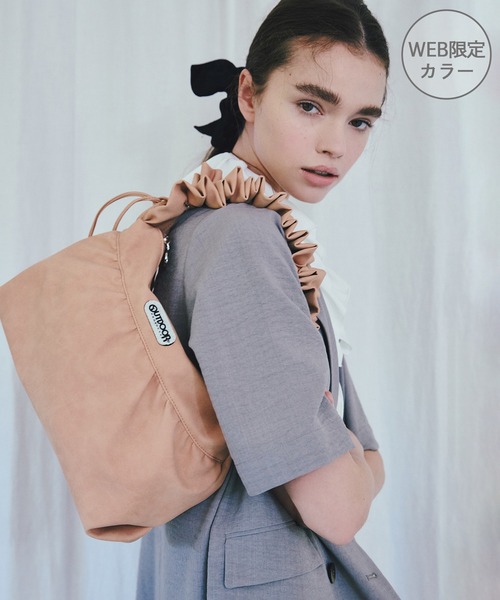 OUTDOOR PRODUCTS(アウトドアプロダクツ)の「【OUTDOOR PRODUCTS】VIS別注 スエード & 合皮 フリル ショルダーバッグ / WEB限定カラー(ショルダーバッグ・レディース・ピンク/ブラック/ベージュ/ブラウン・FREE)」の4枚目の写真