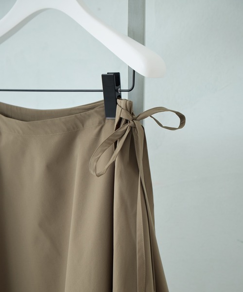 STUDIOUS(ステュディオス)の「【STUDIOUS/ステュディオス】Asymmetry Wrap Layer Skirt/アシンメトリーラップレイヤースカート/ウォッシャブル/オフィスカジュアル(スカート・レディース・カーキ/ブラック・FREE)」の21枚目の写真