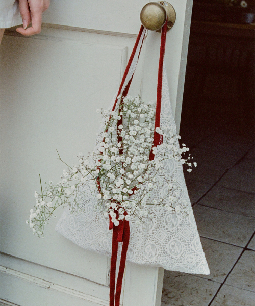 OURNOSTALGIA（アワー ノスタルジア）の「ON Lace shoulder bag_White(O25-ACC02)（ショルダーバッグ・レディース・ホワイト・FREE）」の3枚目の写真