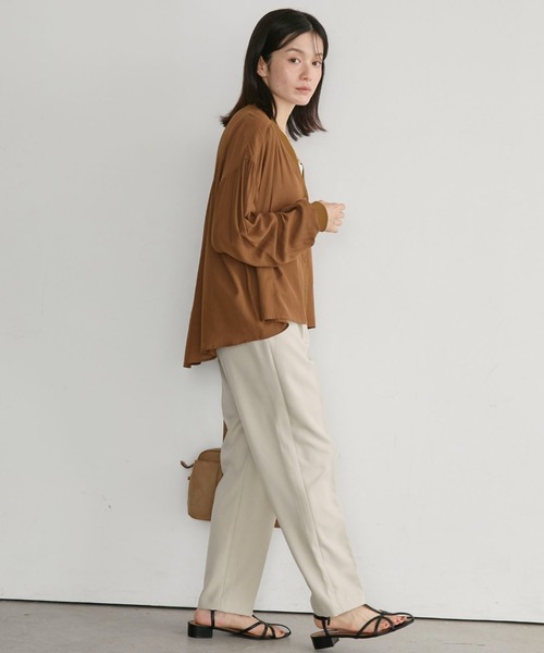 Doux archives（ドゥアルシーヴ）の「【26AW EC先行予約】Ｒｅｆｌａｘリノンウエストギャザーテーパードパンツ（その他パンツ・レディース・ブラック/グレイッシュベージュ/ワインレッド・S/M）」の8枚目の写真