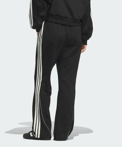 adidas(アディダス)の「STADIUM CHROME トラック パンツ / アディダス adidas(スウェットパンツ・レディース・ブラック系その他・X-LARGE/SMALL/MEDIUM/X-SMALL/XX-LARGE/LARGE)」の2枚目の写真