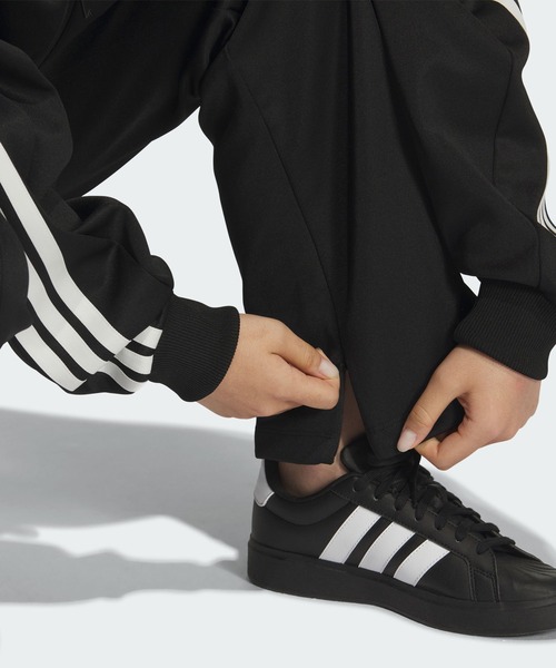 adidas(アディダス)の「STADIUM CHROME トラック パンツ / アディダス adidas(スウェットパンツ・レディース・ブラック系その他・X-LARGE/SMALL/MEDIUM/X-SMALL/XX-LARGE/LARGE)」の6枚目の写真