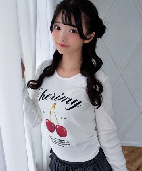 Mejoul(メジュール)の「【2026秋冬新作】チェリープリントサイドシャーリング長袖Tシャツ(Tシャツ/カットソー・レディース・ブラック/ホワイト/グレー系その他/ピンク・F)」の5枚目の写真