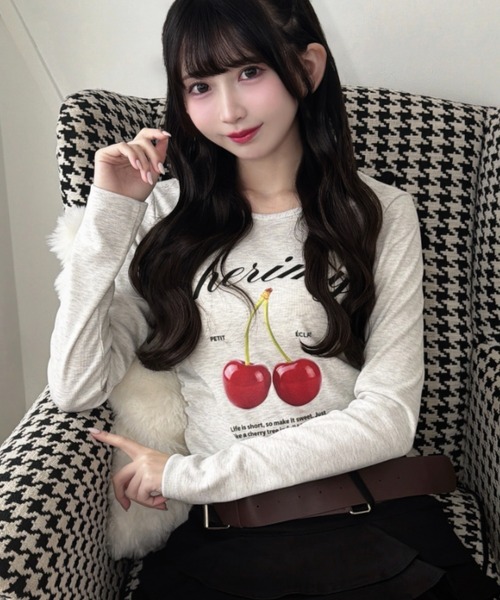 Mejoul(メジュール)の「【2026秋冬新作】チェリープリントサイドシャーリング長袖Tシャツ(Tシャツ/カットソー・レディース・ブラック/ホワイト/グレー系その他/ピンク・F)」の16枚目の写真