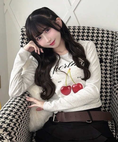 Mejoul(メジュール)の「【2026秋冬新作】チェリープリントサイドシャーリング長袖Tシャツ(Tシャツ/カットソー・レディース・ブラック/ホワイト/グレー系その他/ピンク・F)」の17枚目の写真