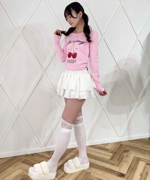 Mejoul(メジュール)の「【2026秋冬新作】チェリープリントサイドシャーリング長袖Tシャツ(Tシャツ/カットソー・レディース・ブラック/ホワイト/グレー系その他/ピンク・F)」の12枚目の写真