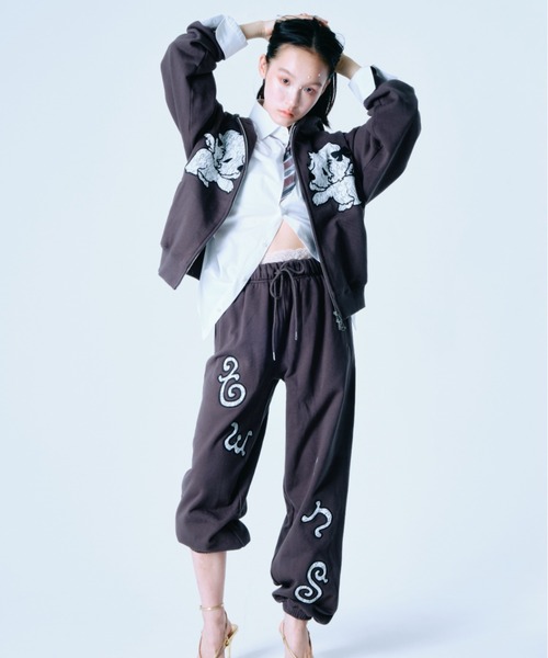 twins（nemne store）（ツインズ）の「Lace twins logo sweat pants（スウェットパンツ・レディース・チャコール/グレー系・SMALL/MEDIUM）」の2枚目の写真