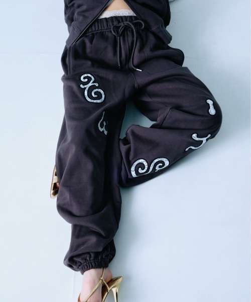twins（nemne store）（ツインズ）の「Lace twins logo sweat pants（スウェットパンツ・レディース・チャコール/グレー系・SMALL/MEDIUM）」の7枚目の写真