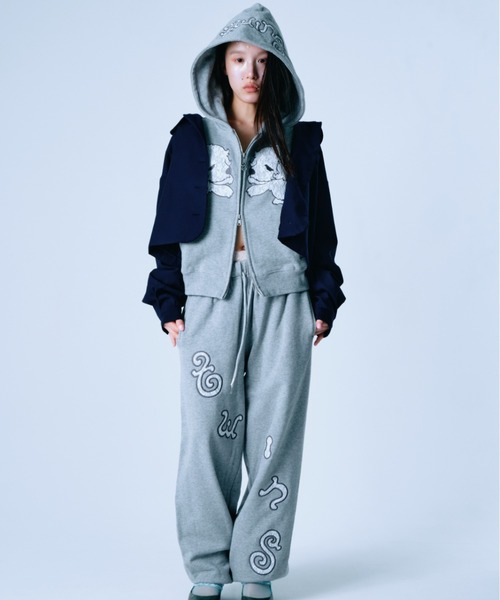 twins（nemne store）（ツインズ）の「Lace twins logo sweat pants（スウェットパンツ・レディース・チャコール/グレー系・SMALL/MEDIUM）」の8枚目の写真