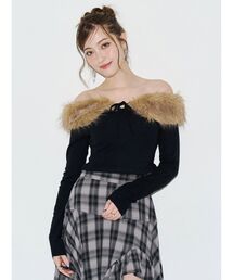 フェイクファードッキングオフショルトップス 秋服