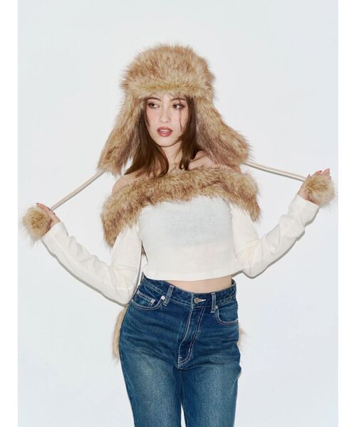 EVRIS(エヴリス)の「フェイクファードッキングオフショルトップス 秋服(Tシャツ/カットソー・レディース・ベージュ/ホワイト/ブラック・FREE)」の9枚目の写真