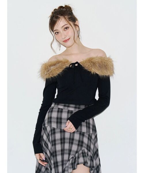 EVRIS(エヴリス)の「フェイクファードッキングオフショルトップス 秋服(Tシャツ/カットソー・レディース・ベージュ/ホワイト/ブラック・FREE)」の12枚目の写真