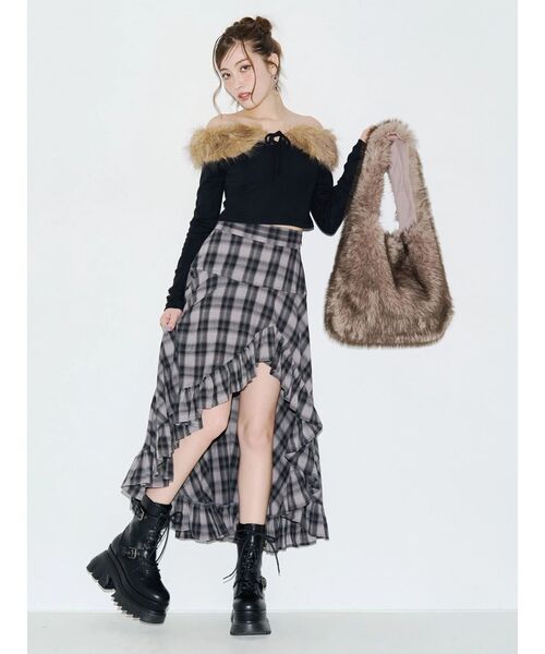 EVRIS(エヴリス)の「フェイクファードッキングオフショルトップス 秋服(Tシャツ/カットソー・レディース・ベージュ/ホワイト/ブラック・FREE)」の15枚目の写真