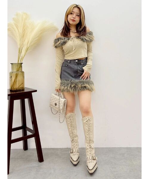 EVRIS(エヴリス)の「フェイクファードッキングオフショルトップス 秋服(Tシャツ/カットソー・レディース・ベージュ/ホワイト/ブラック・FREE)」の19枚目の写真