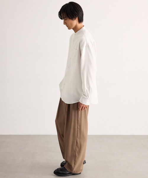 MONO-MART(モノマート)の「【EASY COMFORTシリーズ】ハイコンフォート フレンチフロント バンドカラーシャツ<イージーケア・速乾・UVカット>(シャツ/ブラウス・メンズ・オフホワイト/モカ/ブルー系/ブルー系2/スミクロ/チャコール・S/L/M)」の17枚目の写真