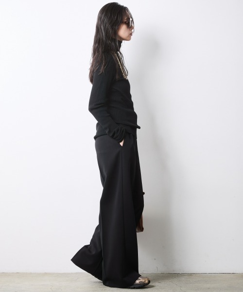 CHIC STYLE(シックスタイル)の「カラーワイドパンツ<大きいサイズ有>シックスタイル(その他パンツ・レディース・レッド/ブラック・5L/4L/3L/LL/L/M)」の4枚目の写真