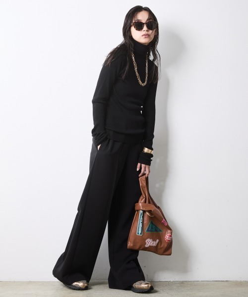CHIC STYLE(シックスタイル)の「カラーワイドパンツ<大きいサイズ有>シックスタイル(その他パンツ・レディース・レッド/ブラック・5L/4L/3L/LL/L/M)」の5枚目の写真