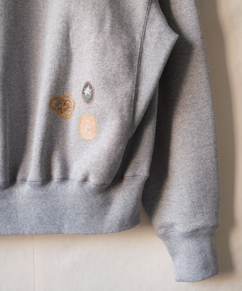 KHOKI(コッキ)の「【KHOKI/コッキ】26fw-t-06 Hand-stitched sweatshirt(スウェット・メンズ・ネイビー/グレー・2/3)」の6枚目の写真