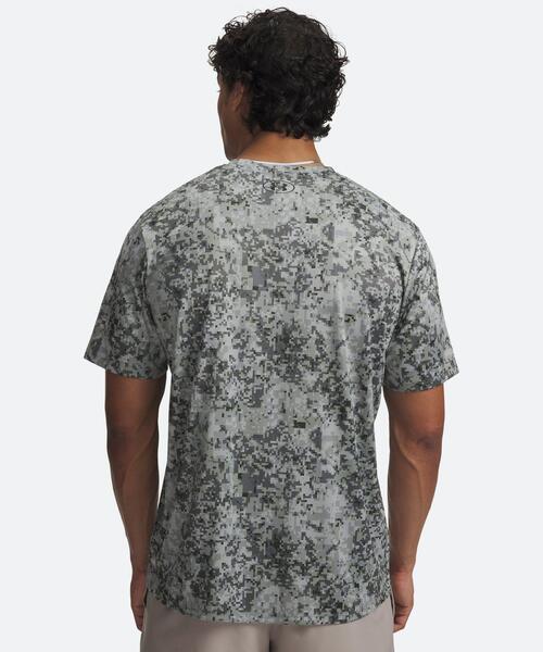 UNDER ARMOUR(アンダーアーマー)の「UAテック プリント ショートスリーブ Tシャツ(トレーニング/メンズ)(Tシャツ/カットソー・メンズ・グレー系その他・3XL/2XL/M/L/S/XL)」の2枚目の写真