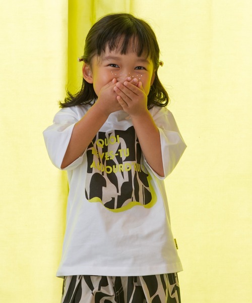 MAKE YOUR DAY(メイクユアデイ)の「キカ柄ロゴプリントTシャツ■80~140cm(Tシャツ/カットソー・キッズ・グレー/オフホワイト・110/130/90/100/120/140)」の2枚目の写真