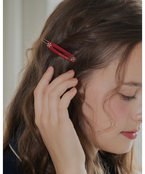 JUMELLE(ジュメロ)の「アクリルラウンドヘアピン(ヘアピン・レディース・ブラウン/レッド・FREE)」の6枚目の写真
