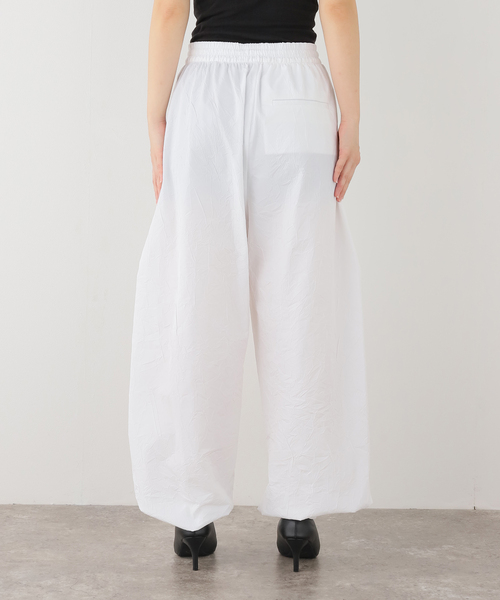 journal standard L'essage(ジャーナルスタンダードレサージュ)の「ROHE/ローエ Volume crushed cotton trousers パンツ(その他パンツ・レディース・ホワイト・36/34)」の6枚目の写真