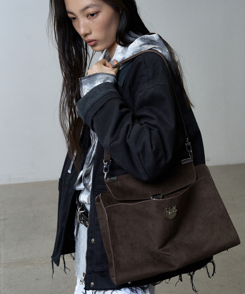 KHIHO（キホ）の「ジェナーバッグ ブラウン（ショルダーバッグ・レディース・ブラウン・ONE）」の4枚目の写真