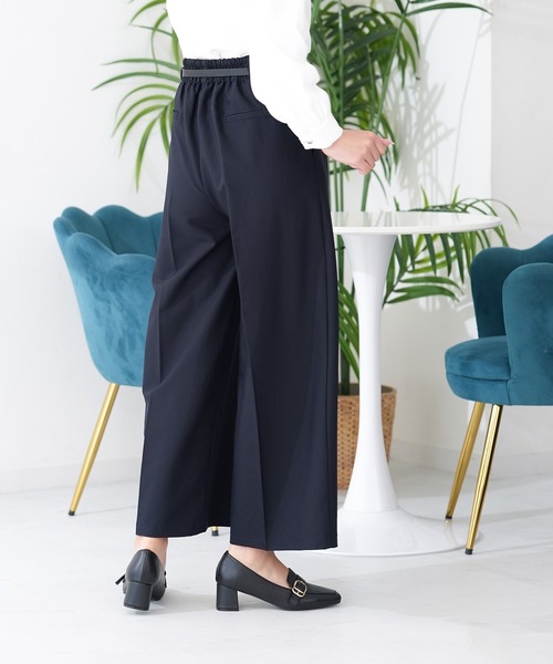 ASTORIA ODIER(アストリアオディール)の「【300/365パンツ】ベルト付きタックパンツ(機能性素材,ほどよくワイドなシルエット)(スラックス・レディース・ベージュ/ブラック/ネイビー・SMALL/MEDIUM/LARGE)」の6枚目の写真